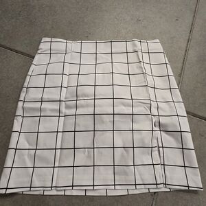 Stylish White Checkered Skirt
